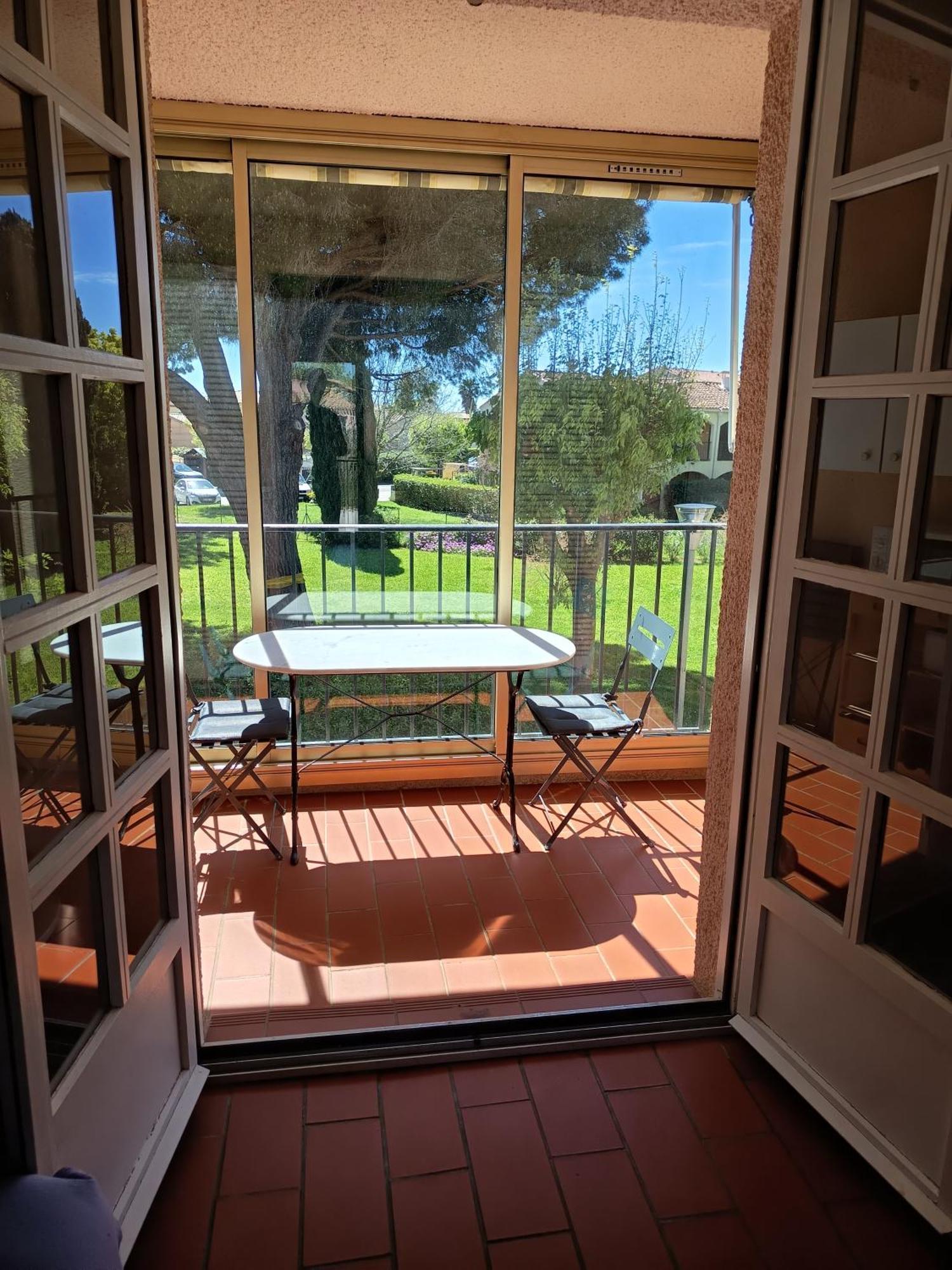 Agreable Studio Cabine Proche Mer La Londe-les-Maures Eksteriør billede